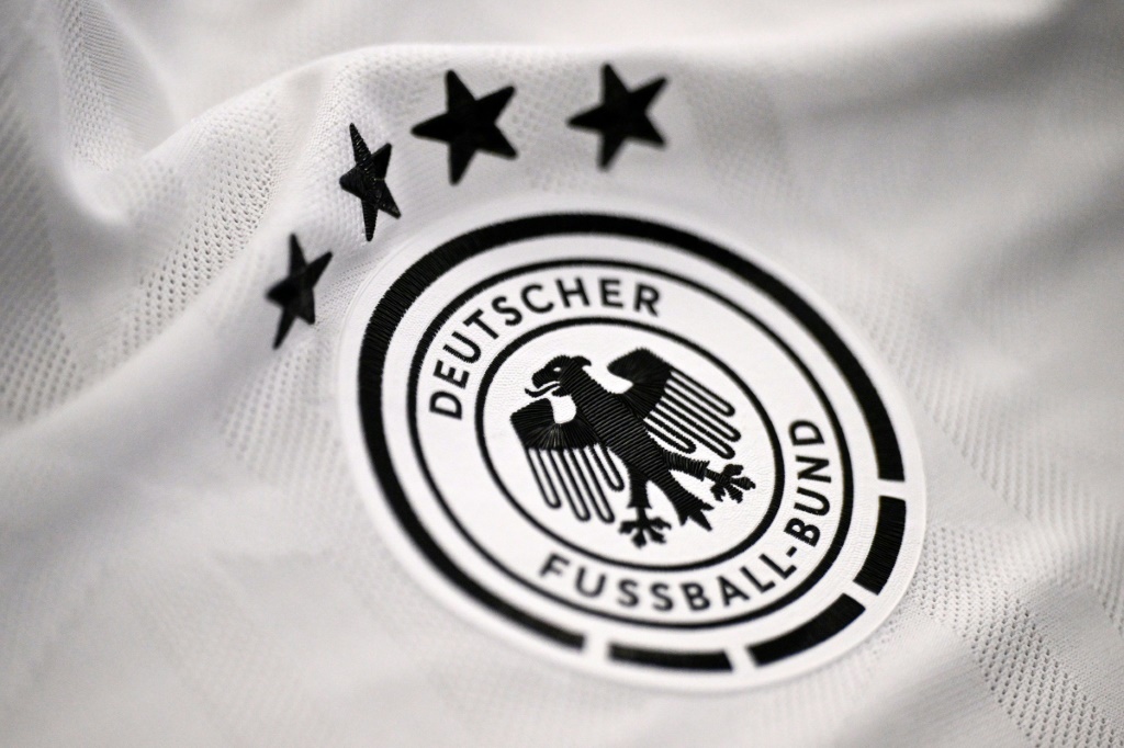 تتحول المنتخبات الوطنية الألمانية إلى قمصان Nike بعد ارتباط طويل مع شركة Adidas (أ ف ب)   