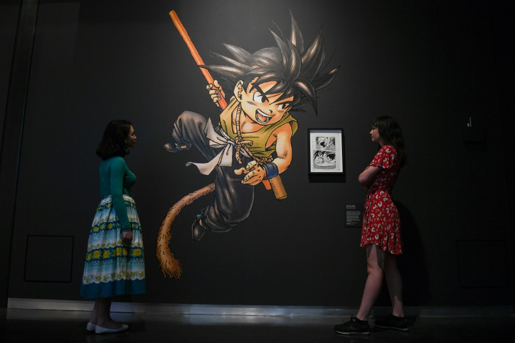 عمل فني من سلسلة المانغا "دراغون بول" لأكيرا تورياما ضمن معرض في متحف "بريتيش ميوزيوم" البريطاني في لندن في 22 نيسان/أبريل 2019 (ا ف ب)