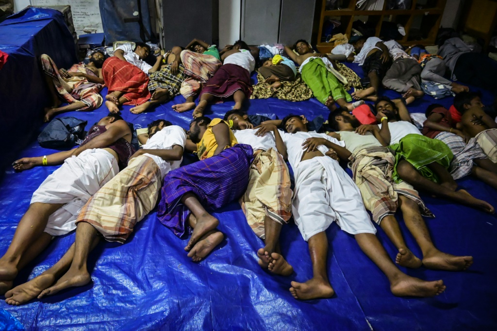 وتتعرض أقلية الروهينجا المسلمة للاضطهاد الشديد في ميانمار، ويخاطر الآلاف بحياتهم كل عام في رحلات بحرية طويلة ومكلفة. (أ ف ب)   