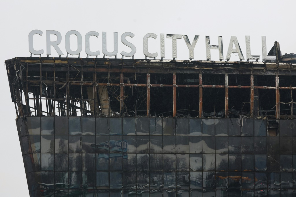 صالة "كروكوس سيتي هول" المتفحمة حيث وقع الهجوم خارج موسكو بتاريخ 23 آذار/مارس 2024 (ا ف ب)