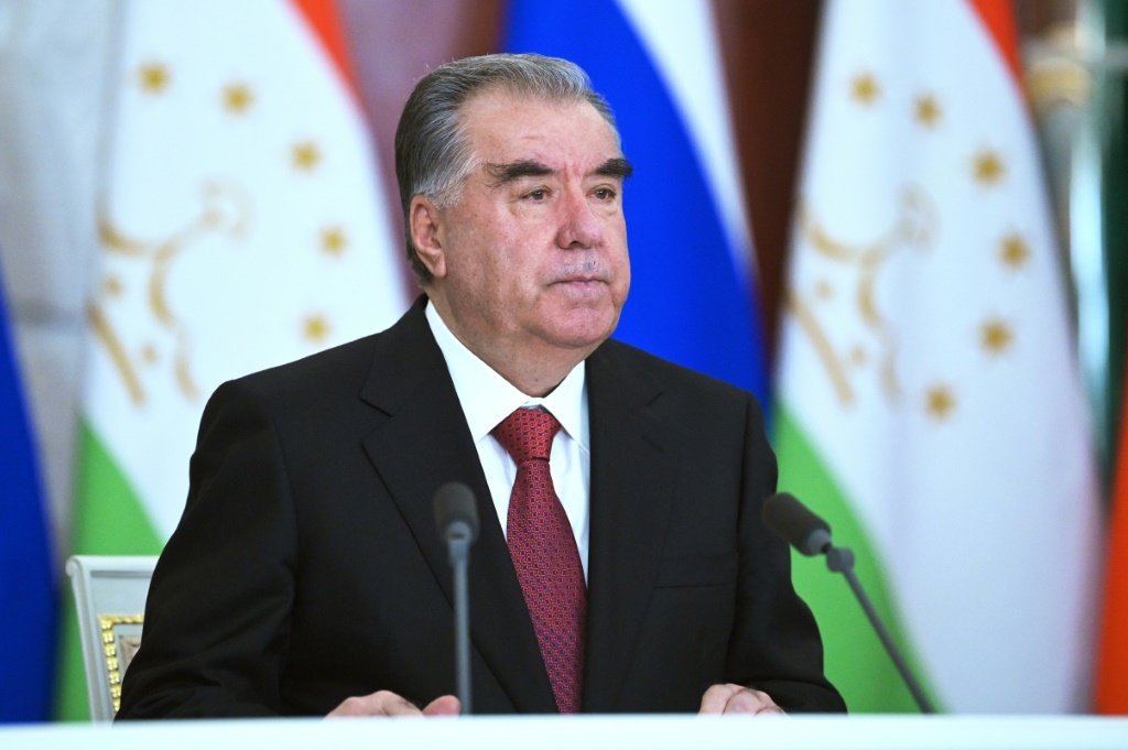وفي عهد الرئيس إمام علي رحمون، اتخذت طاجيكستان إجراءات جذرية للقضاء على الأصولية الدينية (أ ف ب)   