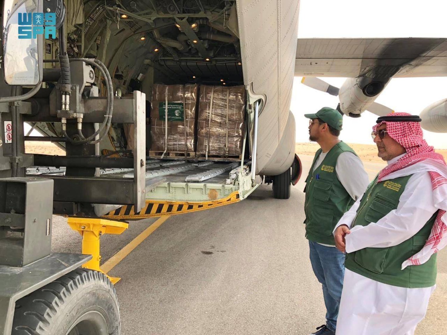 الجسر الجوي الإغاثي السعودي يواصل التدفق لإغاثة قطاع غزة (واس)