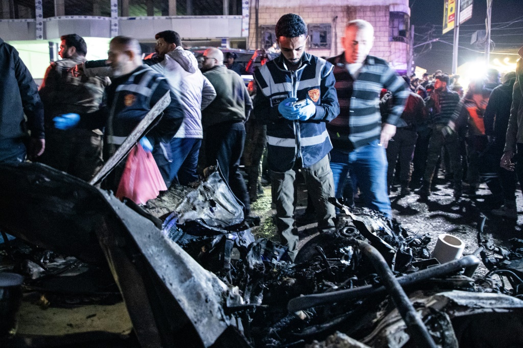 وقع الانفجار في مدينة اعزاز بعد وقت قصير من منتصف الليل في وقت تزدحمُ فيه الشوارع والأسواق خلال شهر رمضان (أ ف ب)