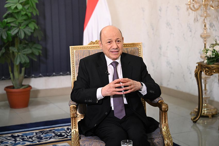رئيس مجلس القيادة الرئاسي اليمني: جماعة الحوثي وحلفاؤها يستخدمون "قميص غزة" لخدمة المصالح والاجندة الايرانية