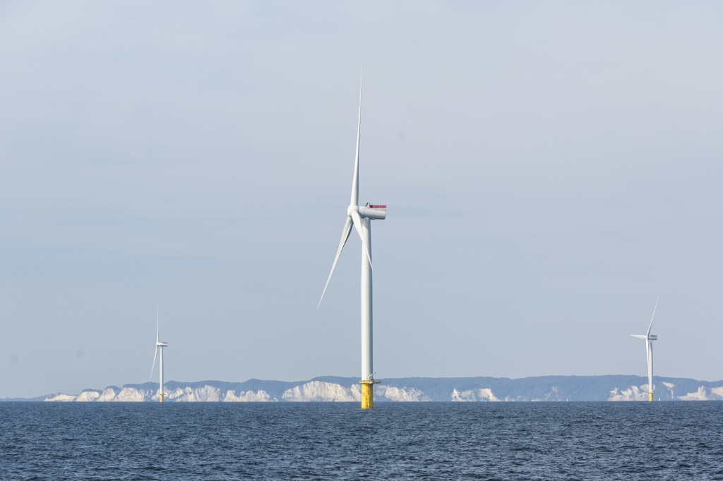 تولد حدائق الرياح البحرية في الدنمارك حاليًا 2.7 جيجاوات من الكهرباء (ا ف ب)