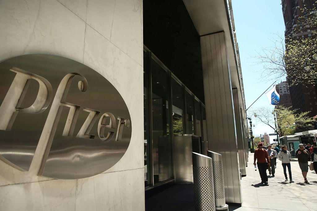 مقر شركة فايزر للأدوية في مانهاتن بتاريخ الخامس من أيار مايو 2014 (ا ف ب)