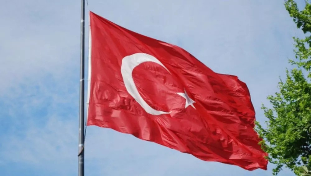 العلم التركي علم تركيا (سبوتنيك)
