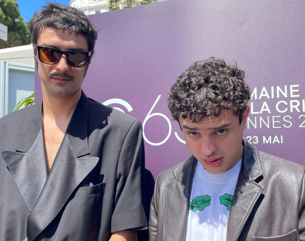 المخرج الأرجنتيني فيديريكو لويس (يسار) مخرج فيلم 