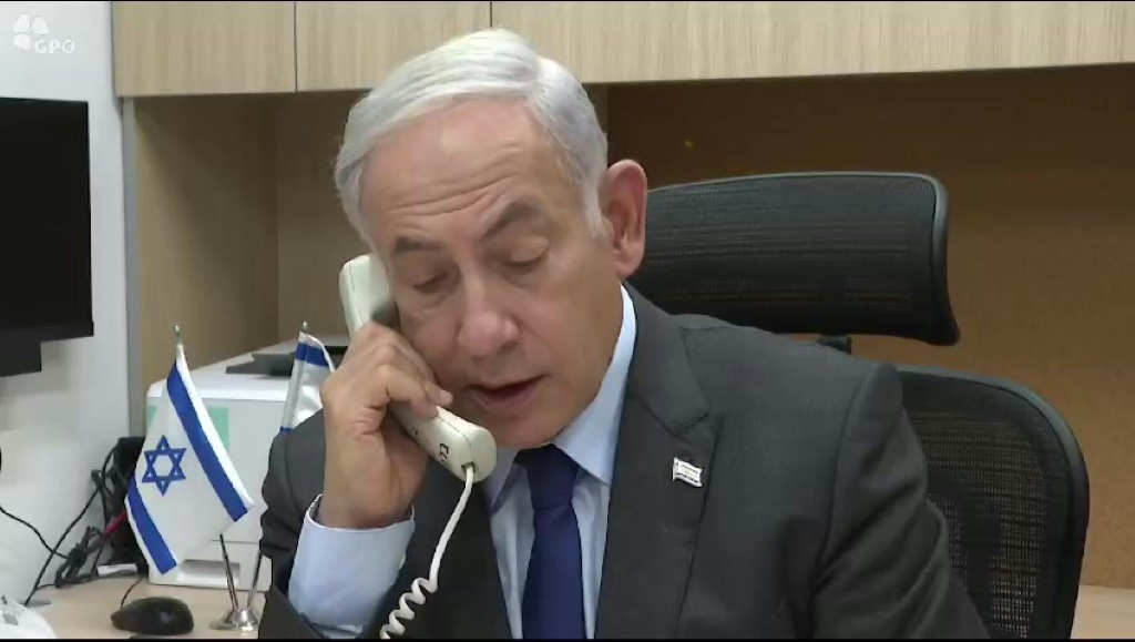 وأشارت الصحيفة إلى تعهد عدد من الدول الأوروبية بالاعتراف بدولة فلسطين، واصفة ذلك بالضربة "الرمزية" لنتنياهو الذي يرفض أي حديث عن حل الدولتين (أ ف ب)