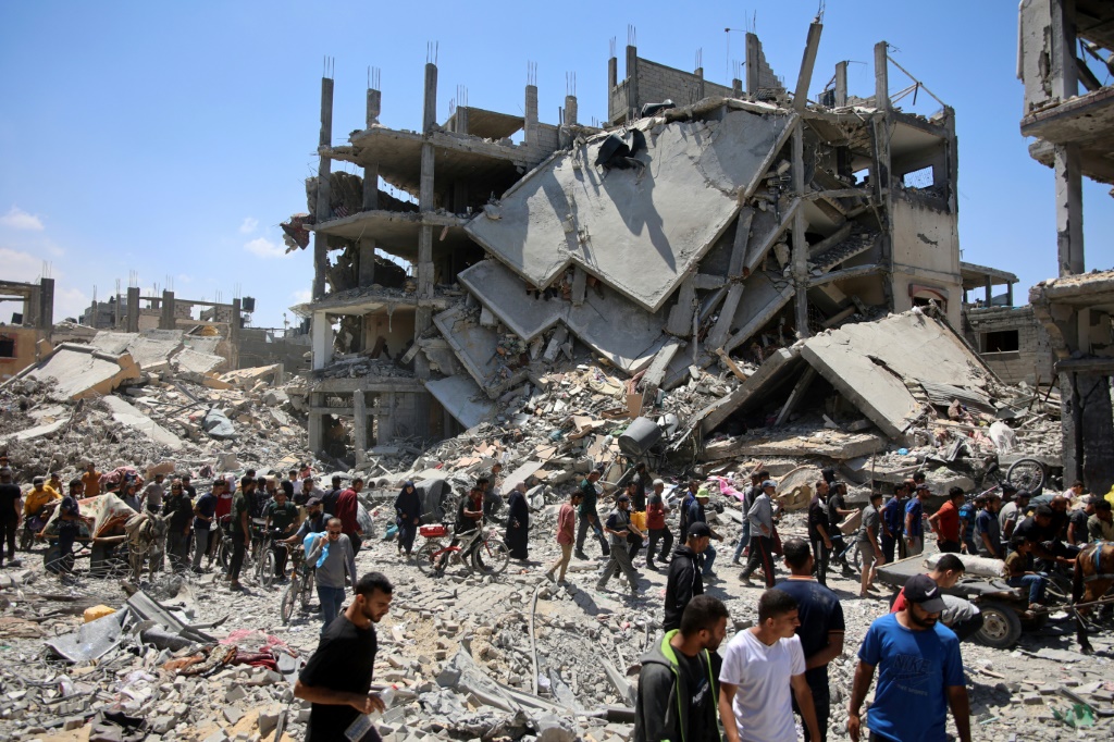أضاف الوسطاء الثلاثة أنّ "هذه المبادئ تجمع مطالب جميع الأطراف معا في صفقة تخدم المصالح المتعددة، ومن شأنها أن تنهي بشكل فوري المعاناة الطويلة لكل سكان غزة (أ ف ب)