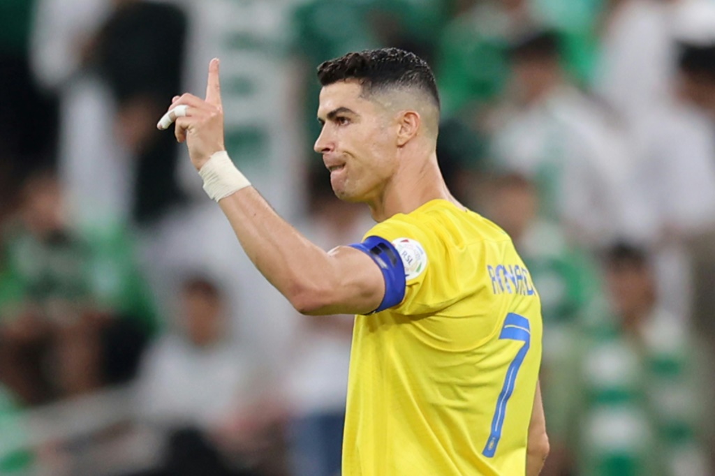 البرتغالي كريستيانو رونالدو أثناء مباراة فريقه النصر السعودي أمام الهلال خلال نهائي كأس السعودية في جدة في 31 أيار/مايو 2024 (ا ف ب)