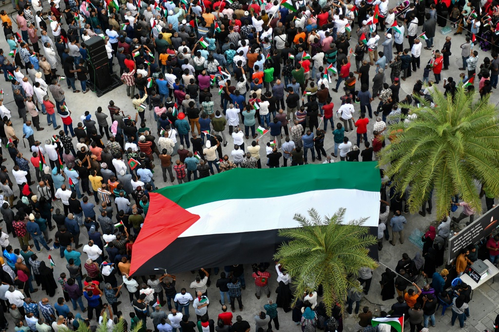 مسيرة لإظهار التضامن مع الفلسطينيين عقدت في جزر المالديف في 14 أكتوبر 2023 (أ ف ب)   
