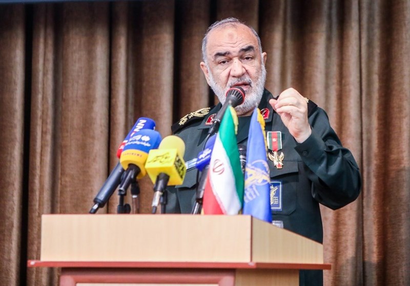 قائد الحرس الثوري الإيراني اللواء حسين سلامي (وكالة تسنيم)