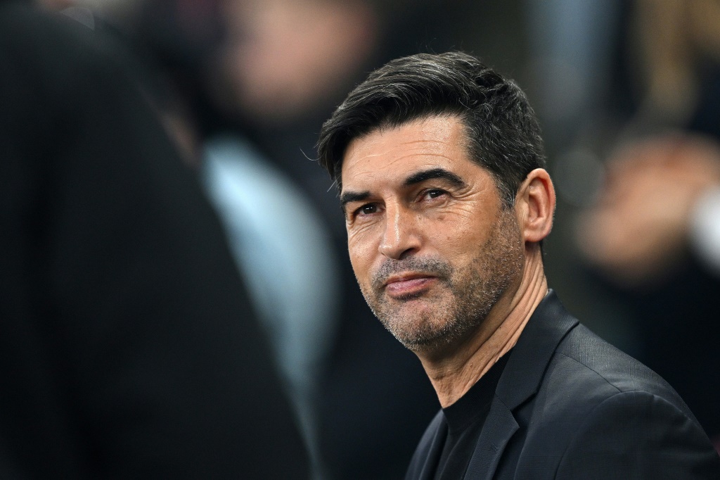 المدرب البرتغالي باولو فونسيكا في مباراة ليل وأستون فيلا في الدوري الأوروبي في 11 نيسان/أبريل 2024 (ا ف ب)