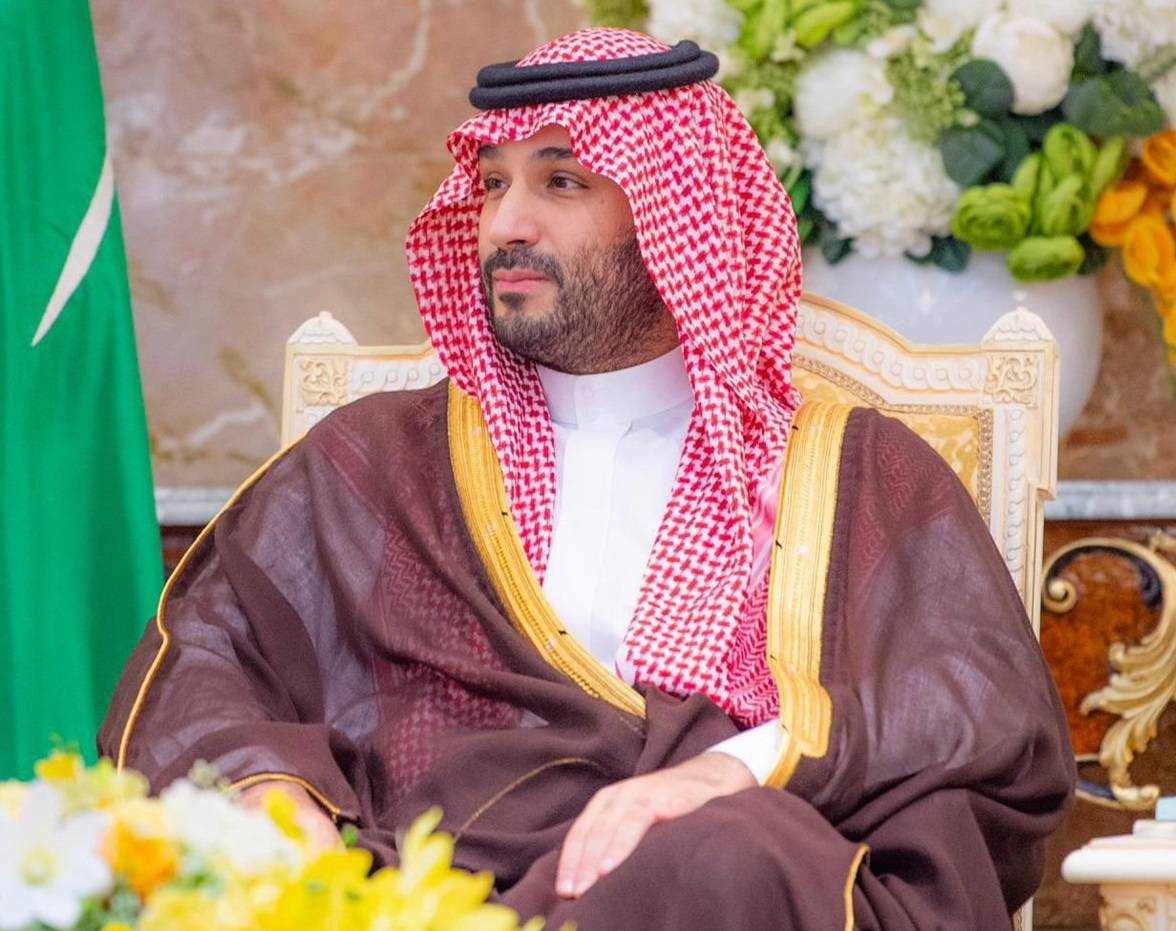 ولي العهد السعودي لدى استقباله كبار الشخصيات الإسلامية في قصر منى (واس)