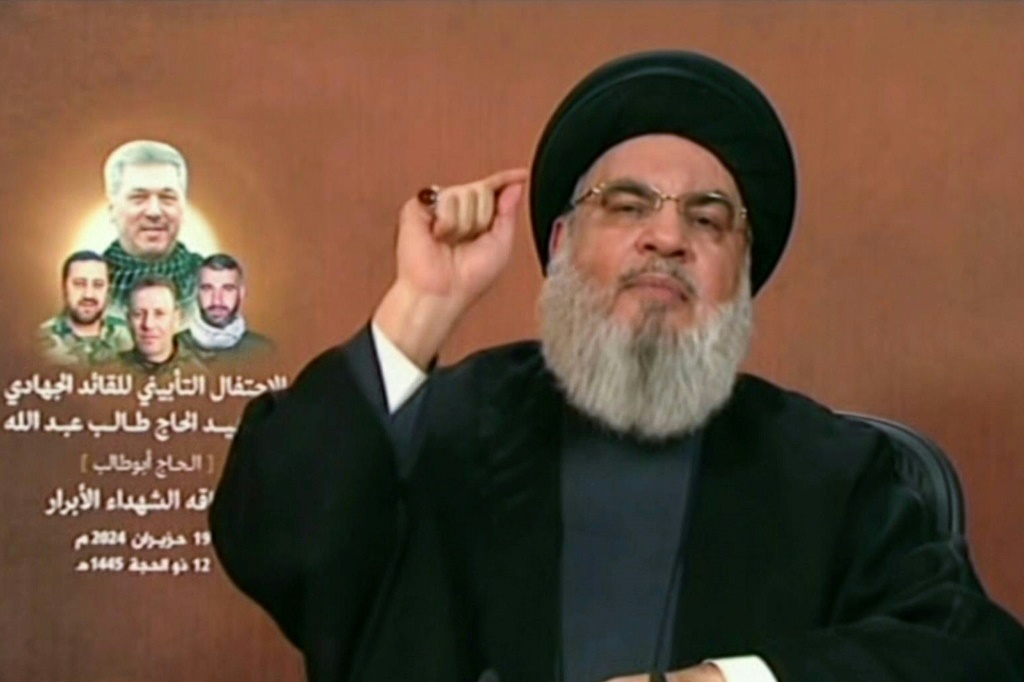 وقال الأمين العام لحزب الله حسن نصر الله إن جماعته ضاعفت قدراتها العسكرية وقوتها البشرية (أ ف ب)   