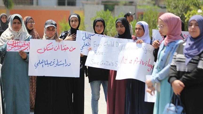 أشار الإعلامي الحكومي، إلى أن "الاحتلال تعمد منذ بداية هذه الحرب استهداف الأطفال والنساء والمدنيين؛ فاستشهد وأصيب واعتقل عشرات الآلاف، من بينهم آلاف الطلبة والعاملين في سلك التعليم" (الاناضول)