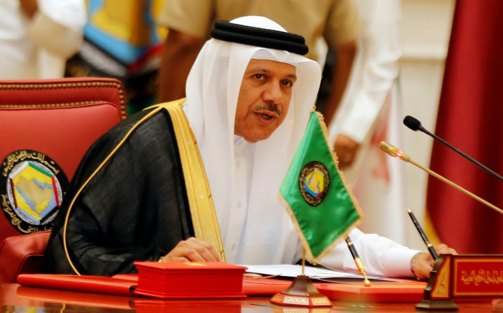 صورة من الارشيف لوزير الخارجية البحريني الجديد عبد اللطيف الزياني خلال قمة في المنامة في 6 كانون الاول/ديسمبر 2016 حين كان يتولى منصب الامين العام لمجلس التعاون الخليجي. (أ ف ب)   