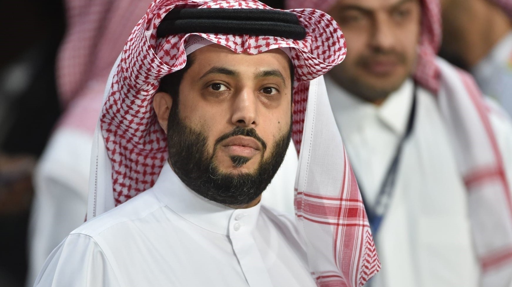 مستعيناً بعادل إمام.. تركي آل الشيخ يرد على منتقدي روايته ومسلسله (زهرة الخليج)