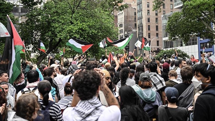 من الاحتجاجات المؤيدة لفلسطين في احد الجامعات الأمريكية (الأناضول)