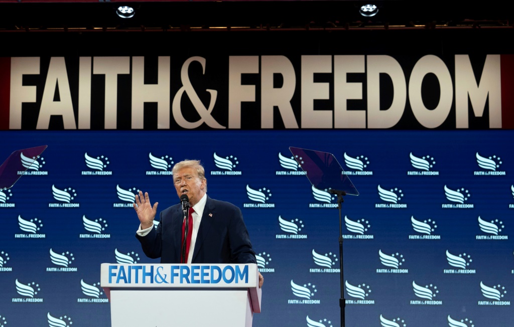 ترامب في مؤتمر تحالف الإيمان والحرية في واشنطن بتاريخ 22 حزيران/يونيو 2024 (ا ف ب)