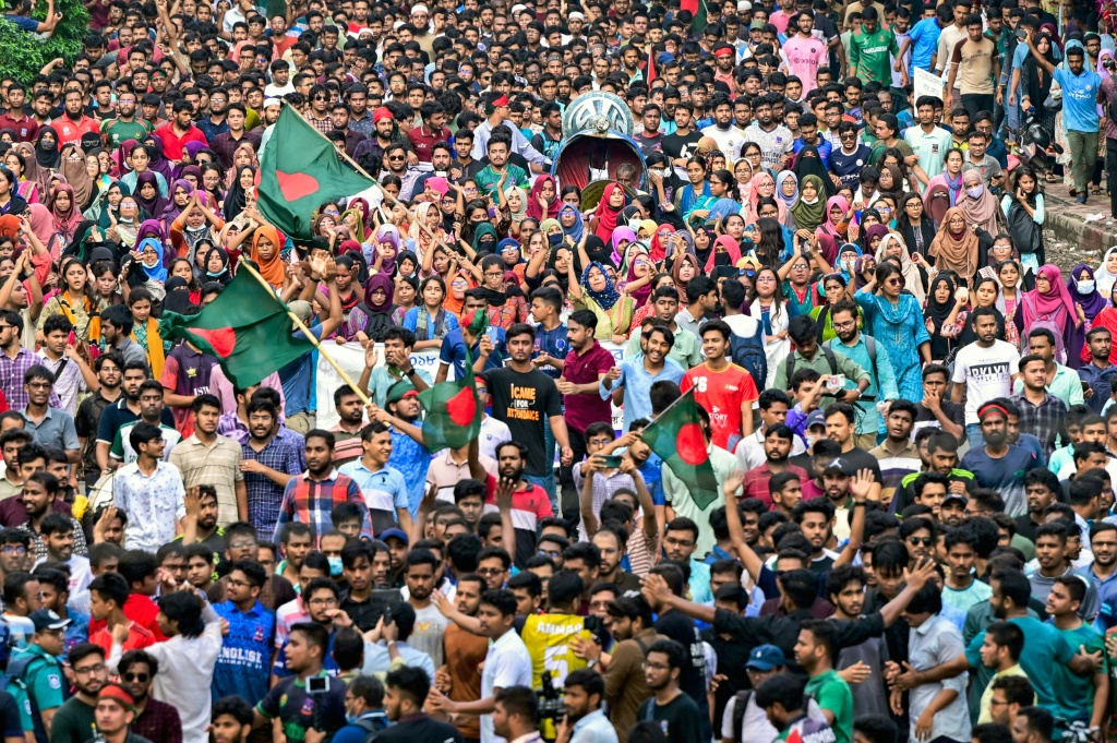 احتج الطلاب في جميع الجامعات الكبرى تقريبًا في جميع أنحاء بنجلاديش يوم الأحد ضد الحصص المخصصة للوظائف الحكومية المرغوبة (أ ف ب)