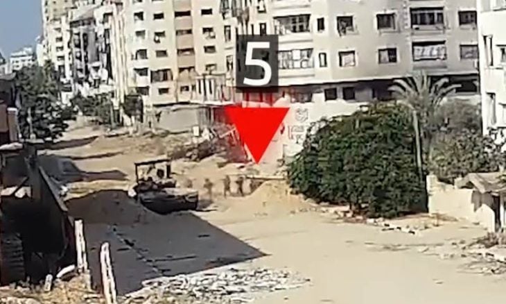 تخوض الفصائل الفلسطينية المسلحة اشتباكات في محاور توغل جيش الاحتلال الإسرائيلي بمناطق مختلفة من القطاع (لقطة تلفزيونية)