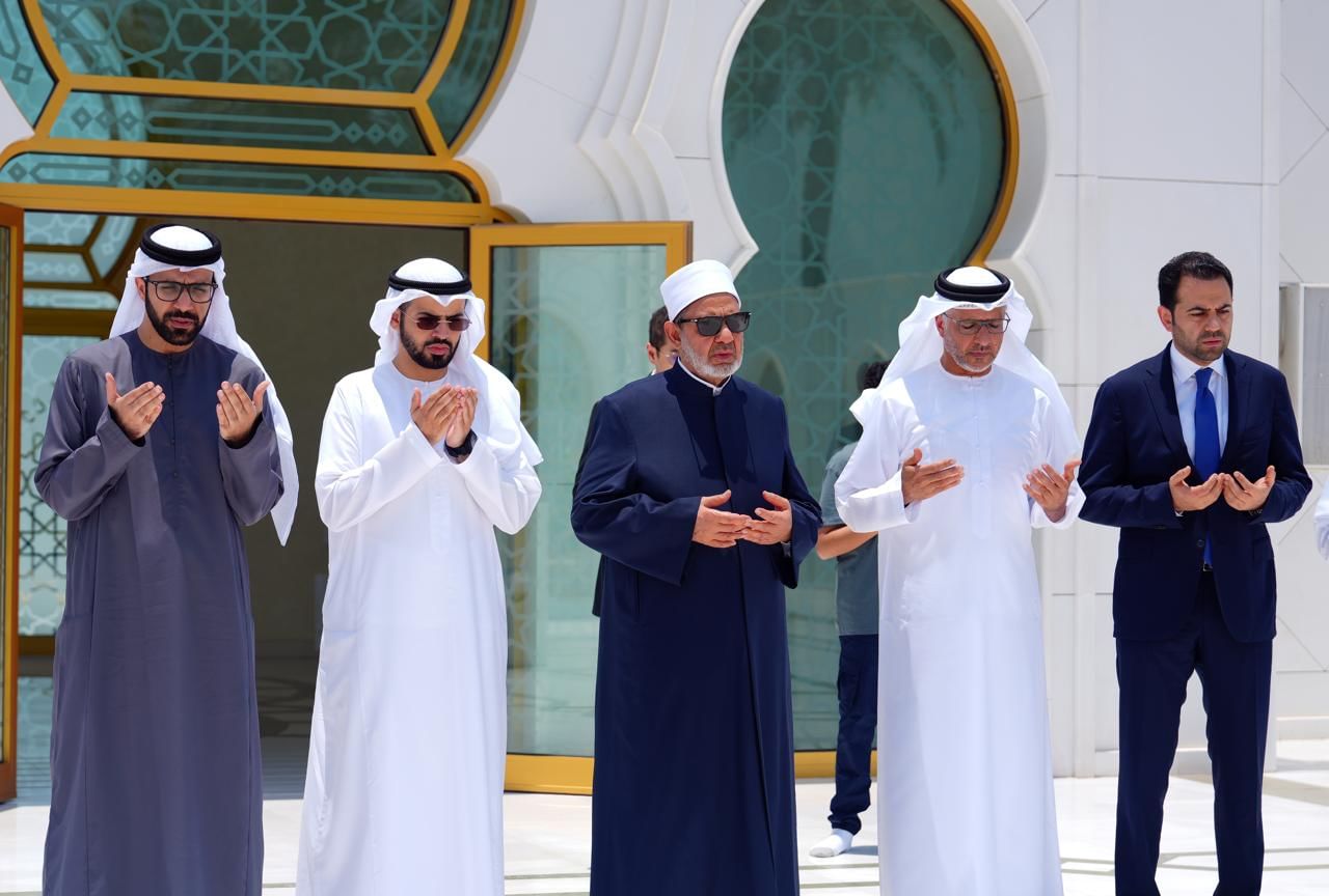 فضيلة الإمام الأكبر الأستاذ الدكتور أحمد الطيب شيخ الأزهر الشريف رئيس مجلس حكماء المسلمين (وام)