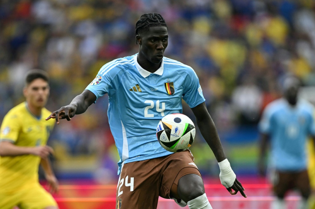 أمادو أونانا لاعب وسط بلجيكا في مباراةٍ بمواجهة أوكرانيا ضمن كأس أوروبا 2024 لكرة القدم. شتوتغارت، في 26 حزيران/يونيو 2024 (ا ف ب)