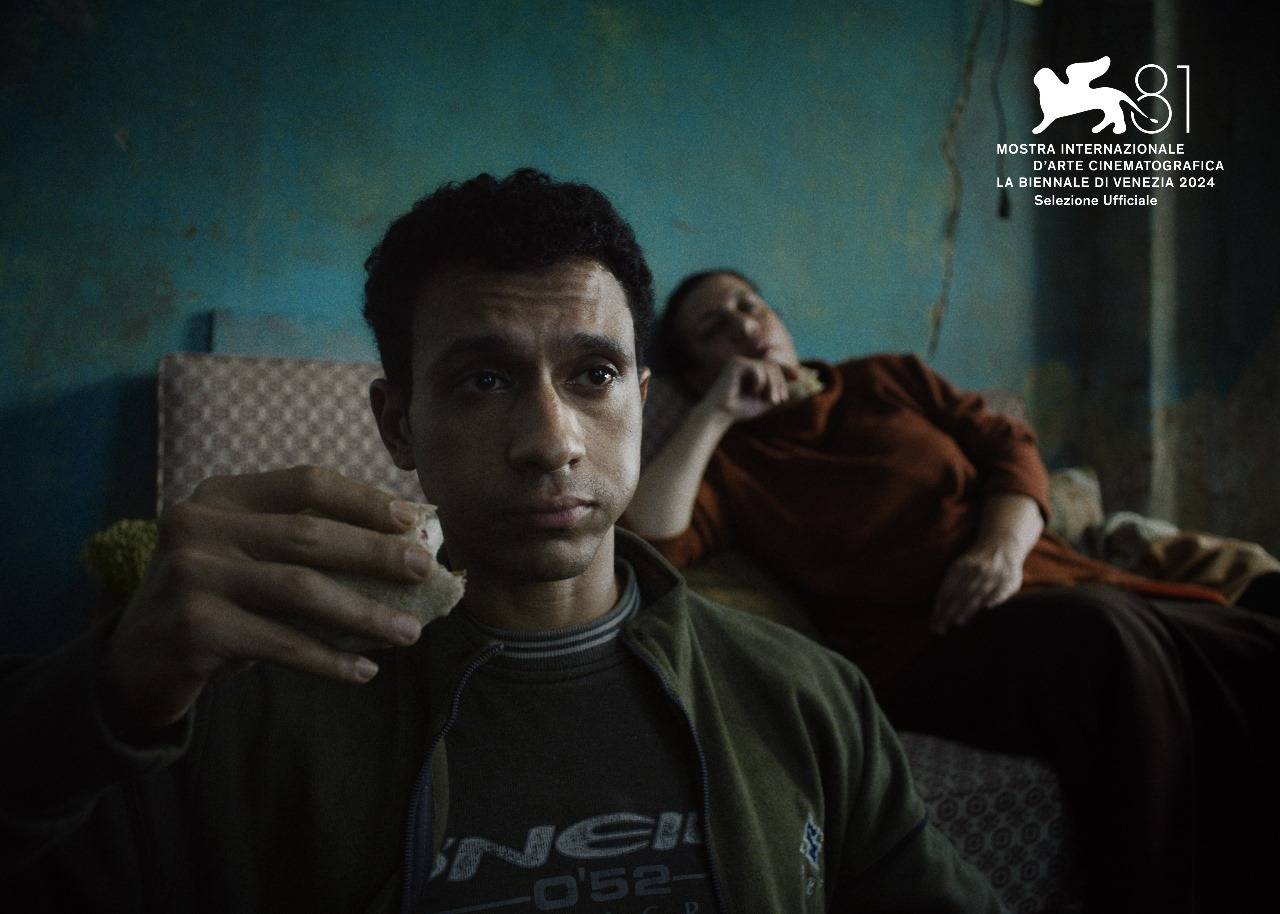 عصام عمر في لقطة من فيلم «البحث عن منفذ لخروج السيد رامبو»