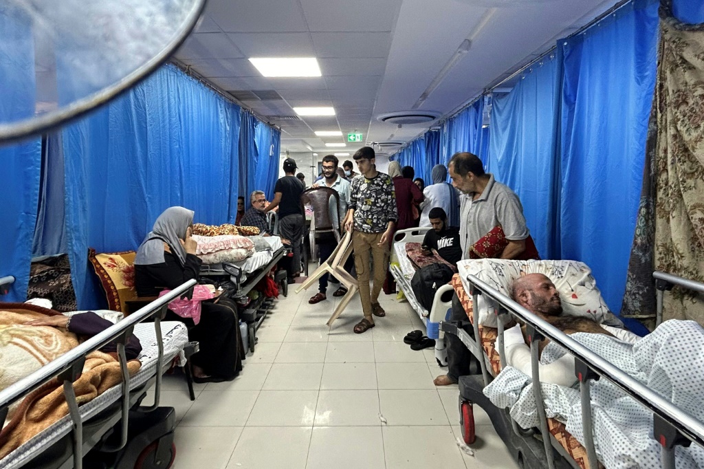 أضاف ليندماير: "المنظمة أخلت 4 أطفال مع مرافقيهم عبر مصر إلى بلجيكا، لكن العملية مستمرة، ولا يمكن إعطاء أرقام دقيقة الآن" (أ ف ب)