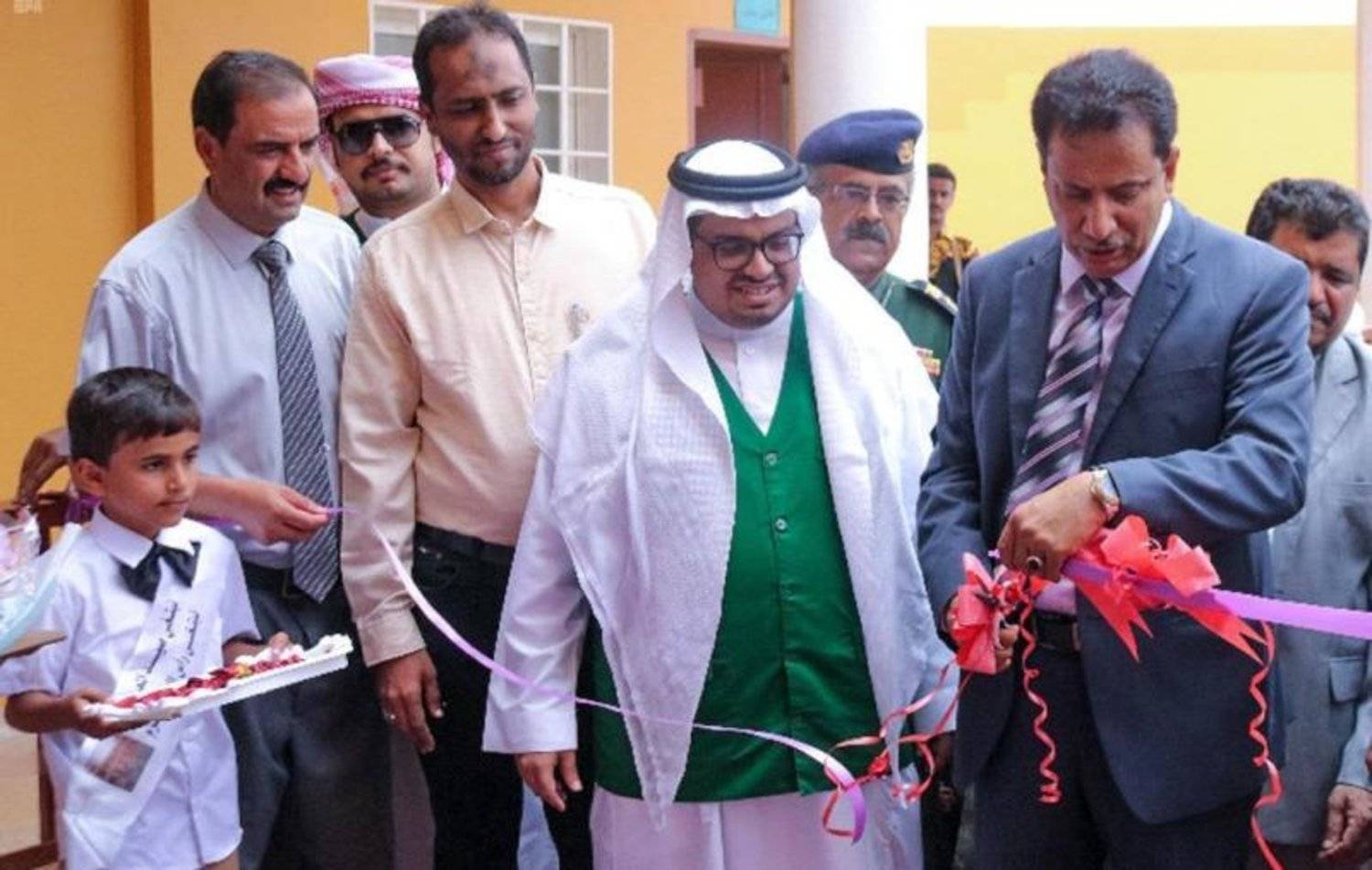 الدعم السعودي لليمن يشمل المجالات كافة من بينها الصحة والتعليم والطرق (الشرق الأوسط)