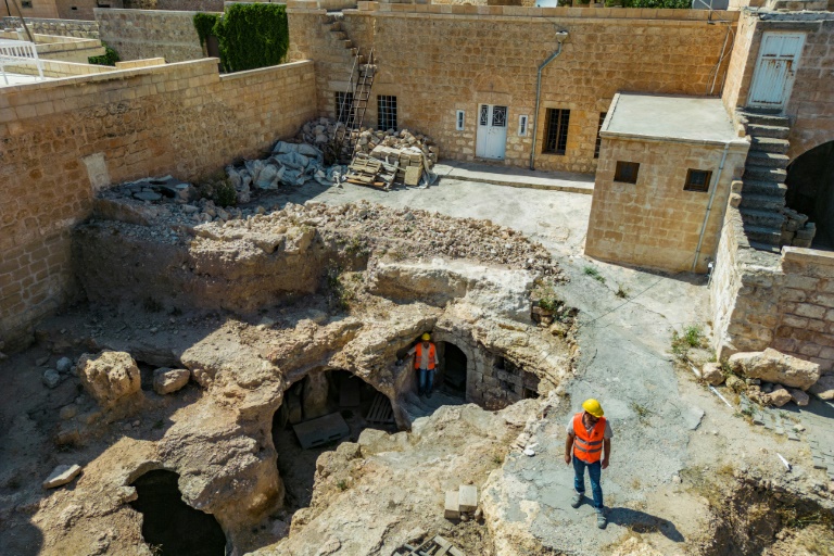صورة التقطت في الأول من تموز/يوليو 2024 لموقع ماتياتي الأثري تحت مدينة مديات في ولاية ماردين بجنوب شرق تركيا (أ ف ب)