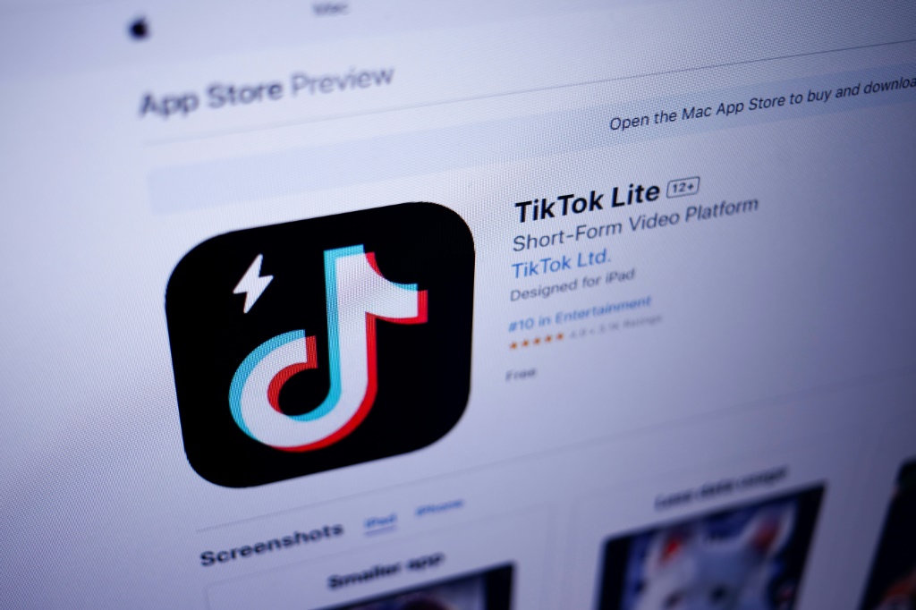    وصل تطبيق TikTok Lite إلى فرنسا وإسبانيا في أبريل من هذا العام (أ ف ب)   