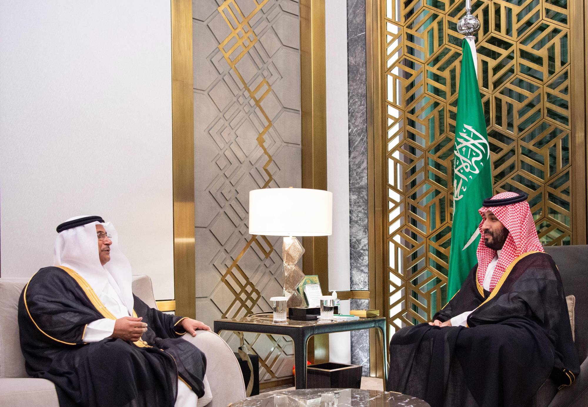 ولي العهد السعودي مستقبلاً رئيس البرلمان العربي في جدة الثلاثاء (واس)