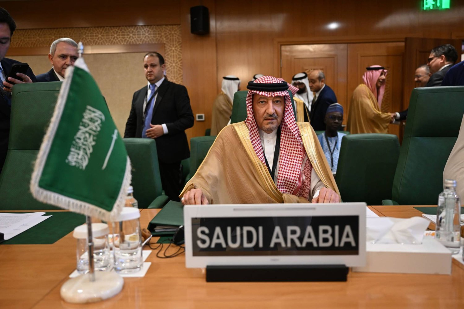 وليد الخريجي نائب وزير الخارجية السعودي خلال مشاركته في الاجتماع الاستثنائي (الشرق الأوسط)