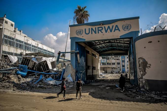 في تقرير جديد للمرصد وثق قصف الطائرات الإسرائيلية المباشر لتسع مدارس تستخدم “مراكز إيواء” لآلاف النازحين في مدينة غزة خلال ثمانية أيام (اعلام فلسطيني)