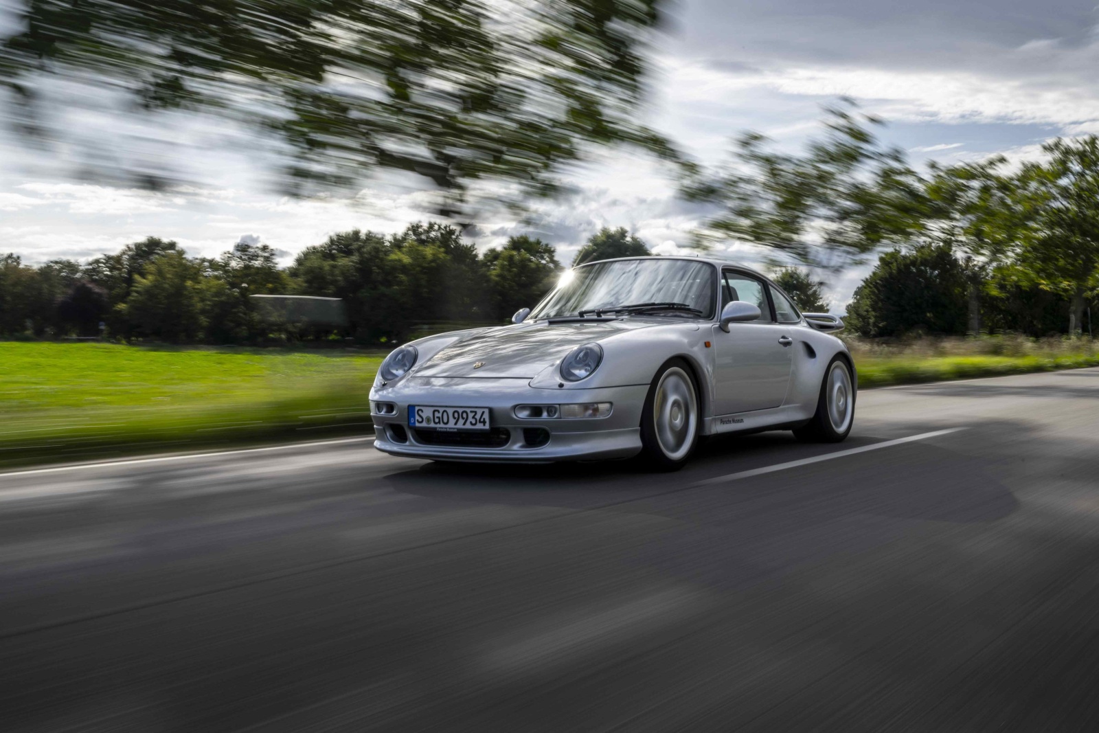 تطور لغة تصميم Porsche من التراث الكلاسيكي إلى الحداثة المميزة (الرجل)