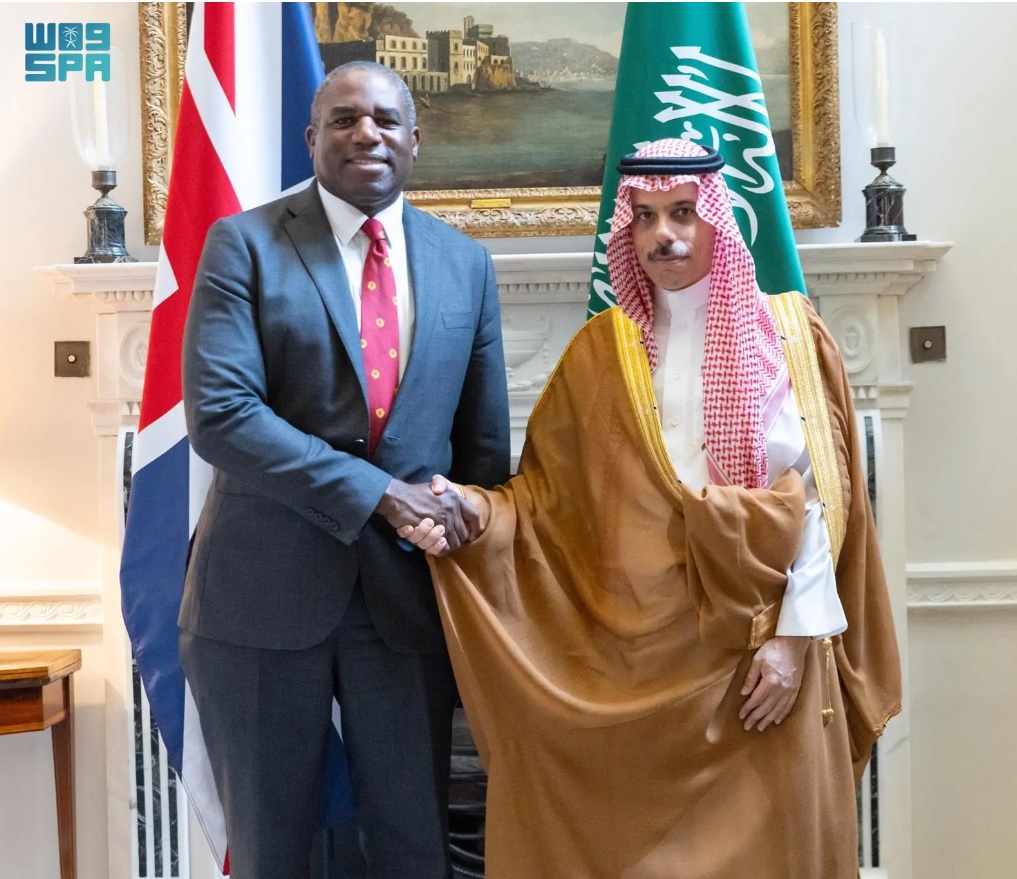 من اللقاء (واس)
