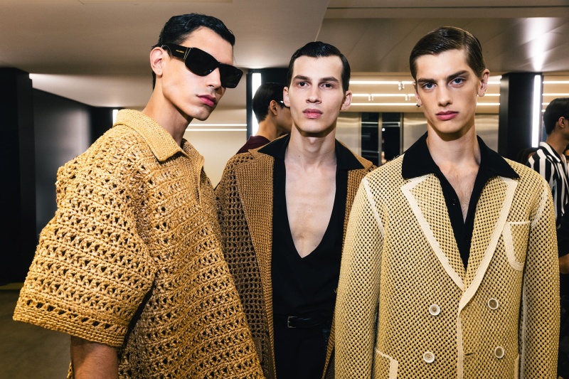 كلاسيكيات مُعاصرة: Dolce & Gabbana تبتكر رؤية جديدة للرجل في ربيع وصيف 2025 (زهرة الخليج)