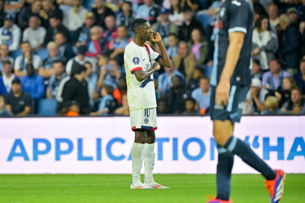 عثمان ديمبيليه يحتفل بالتسجيل لباريس سان جرمان في مرمى لوهافر خلال لقاء الفريقين في الدوري الفرنسي لكرة القدم. لوهافر، شمال غرب فرنسا، في 16 آب/أغسطس 2024 (ا ف ب)