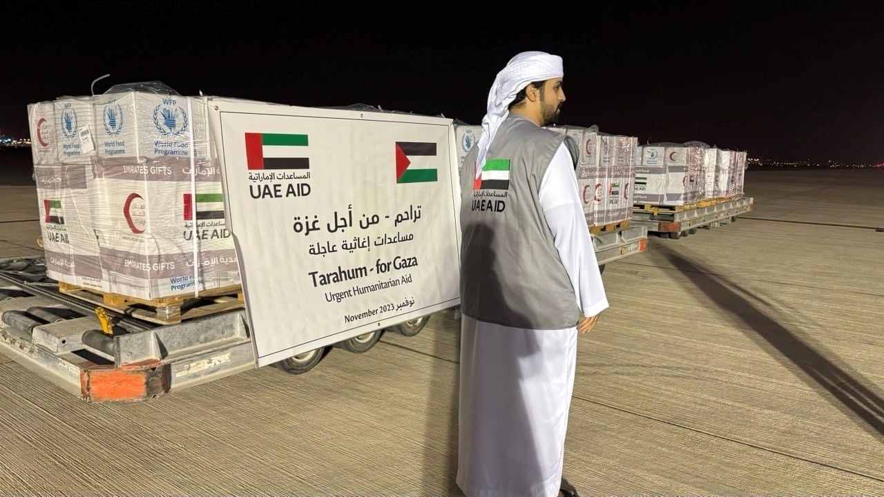 الإمارات تواكب «اليوم العالمي للعمل الإنساني» بدور ريادي في تخفيف معاناة ضحايا الحروب والكوارث (وام)