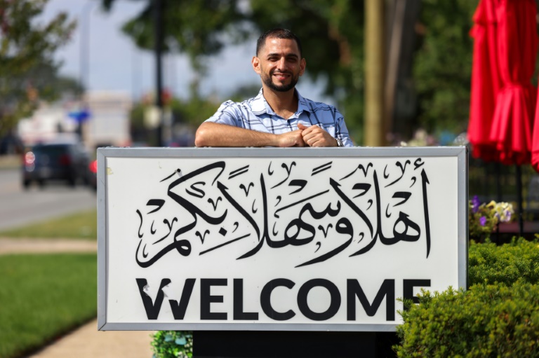 محمد باسط صاحب مطعم من أصول فلسطينية في بريدجيو في ضاحية شيكاغو في 18 آب/أغسطس 2024 بعد مقابلة مع وكالة فرانس برس (أ ف ب)