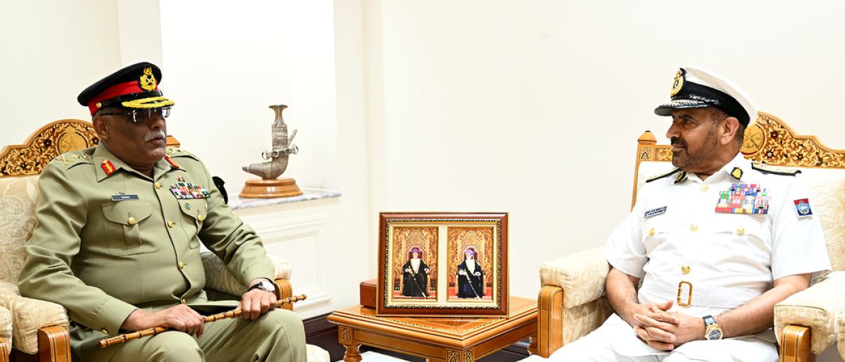 من اللقاء (العمانية)