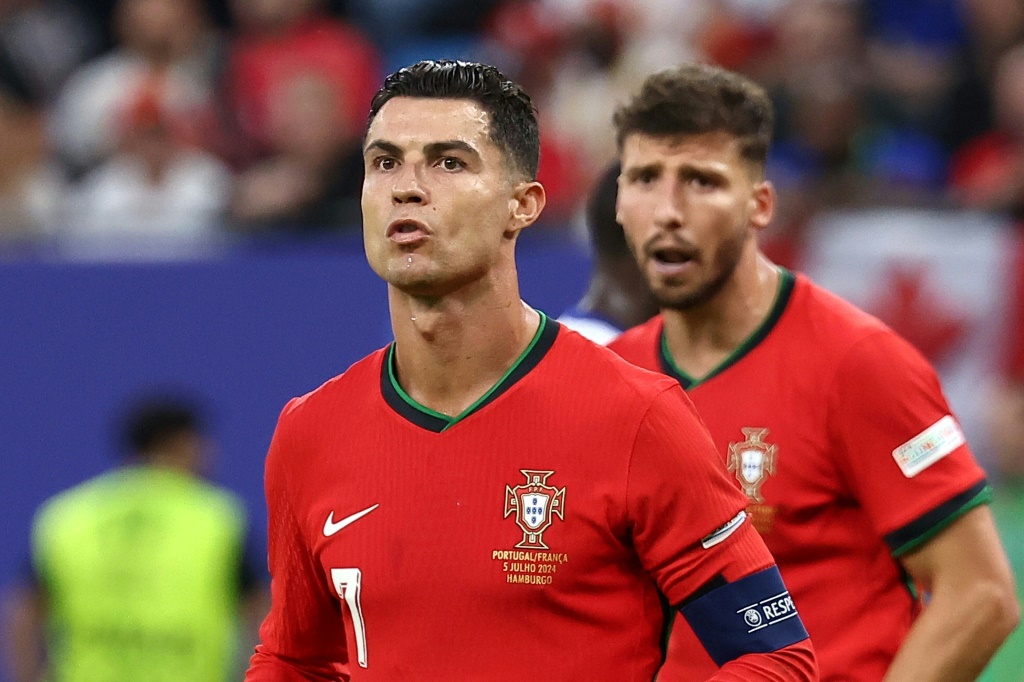 رونالدو غير جاهز بعد للاعتزال الدولي ومستمر في قيادة هجوم البرتغال (ا ف ب)