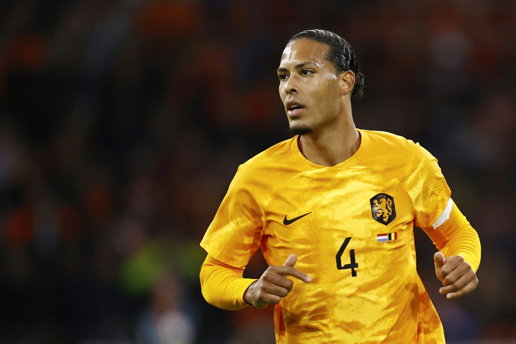 قائد منتخب هولندا فيرجيل فان دايك في لقطة له خلال مواجهة بليجكا في نهائيات كأس اوروبا. 29 حزيران/يونيو 2024 (ا ف ب)