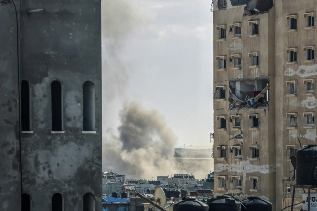 ترى إدارة جو بايدن أن محادثات وقف إطلاق النار هي المفتاح لخفض التوترات في جميع أنحاء الشرق الأوسط وتجنب حرب إقليمية شاملة (ا ف ب)