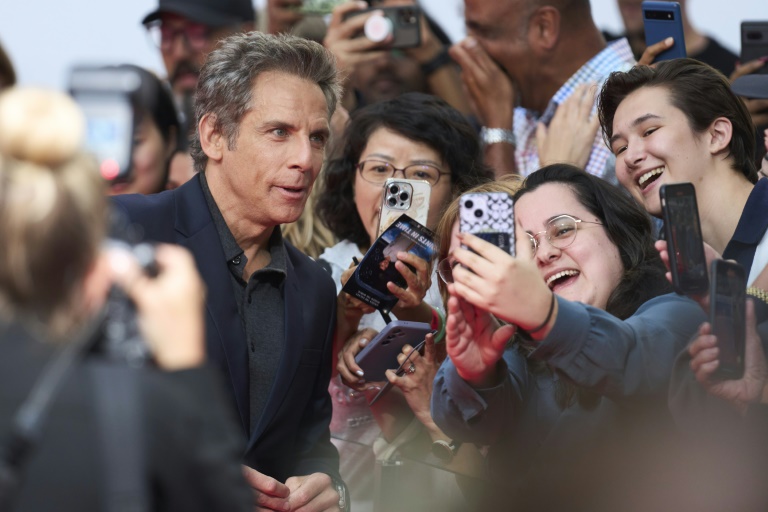 الممثل الأميركي بن ستيلر لدى وصوله إلى افتتاح مهرجان تورونتو السينمائي الدولي في مدينة تورونتو بمقاطعة أونتاريو الكندية في 5 أيلول/سبتمبر 2024 (أ ف ب)