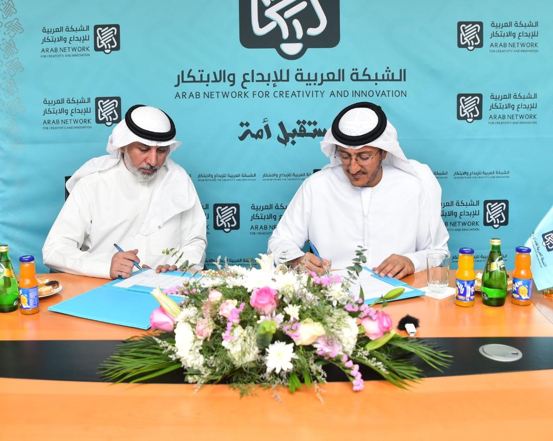 الشيخ فيصل بن سعود القاسمي والأستاذ فيصل بن خليفة الصواغ (الأمة برس)