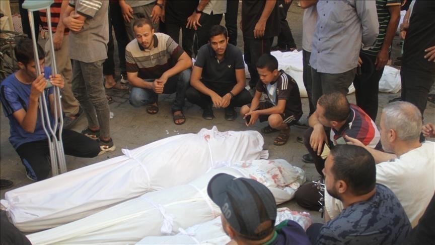 عدد شهداء ومفقودي الحرب وصل إلى 51 ألفا و206 فلسطينيين (الأناضول)